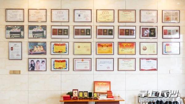 太酷了!长沙00后三胞胎接力入伍 太酷了!长沙00后三胞胎接力入伍