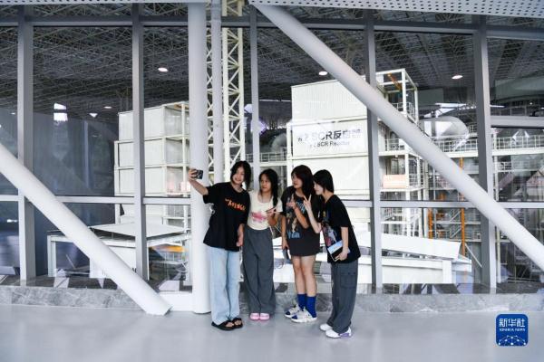 垃圾焚烧厂里的环保课堂