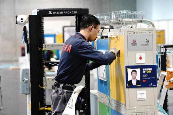 光纤熔接，他比世界满分要求还快一倍