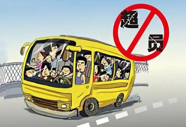 河北一油罐车被追尾发生爆炸