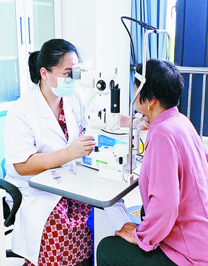 眼球旁藏“炸弹” 一吹风就流泪