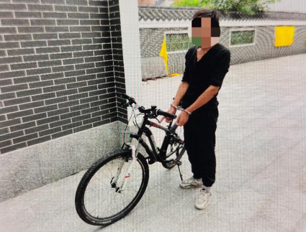 佛山公安又收到锦旗：真“6”真“掂水”！网友：6的二进制是110