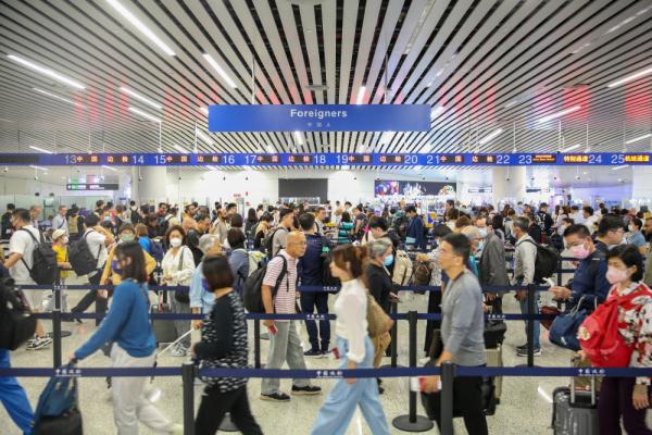 广州白云机场口岸出入境客流突破500万人次