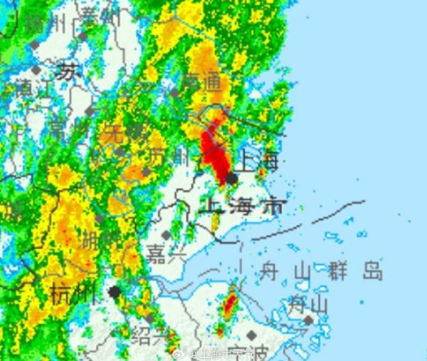 注意！上海“两蓝一黄”三预警高挂中，网友：雨像倒下来的，开车像开船……