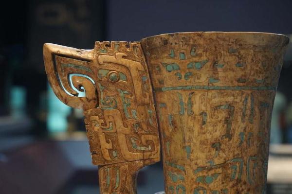 中国考古博物馆开放， “超级国宝”绿松石龙首次公开