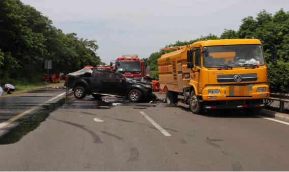 致4死13伤!海南公布5起典型交通案例→ 致4死13伤!海南公布5起典型交通案例→