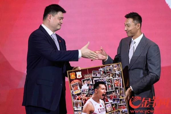 相见时难别“易”难，易建联：开启人生下半场