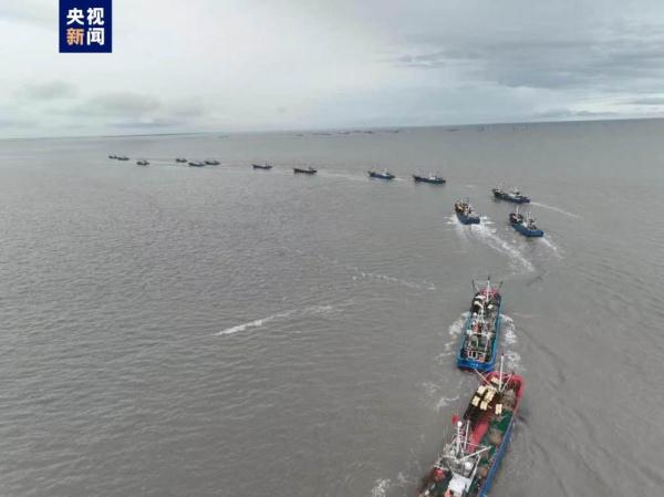 海洋伏季休渔期结束 江苏南通近500艘渔船出海开捕
