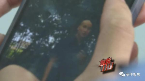 上海这条路,竟有黑衣人开奔驰碰瓷!一次骗500 上海这条路,竟有黑衣人开奔驰碰瓷!一次骗500