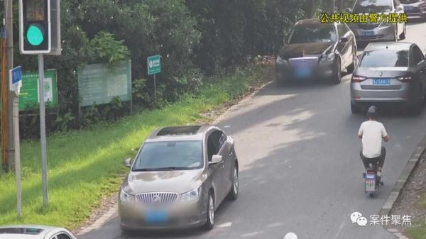 上海这条路,竟有黑衣人开奔驰碰瓷!一次骗500 上海这条路,竟有黑衣人开奔驰碰瓷!一次骗500