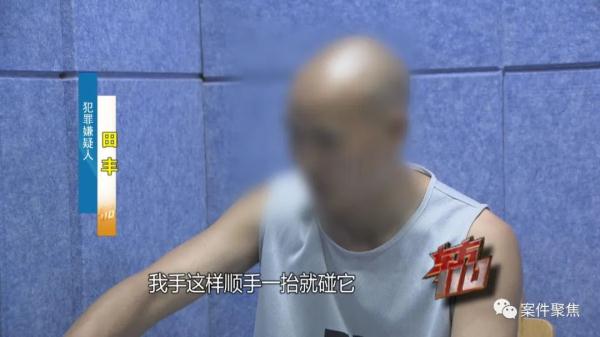 上海这条路,竟有黑衣人开奔驰碰瓷!一次骗500 上海这条路,竟有黑衣人开奔驰碰瓷!一次骗500