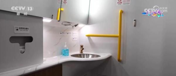 复兴号亚运智能动车组正式载客运行 提供无障碍服务