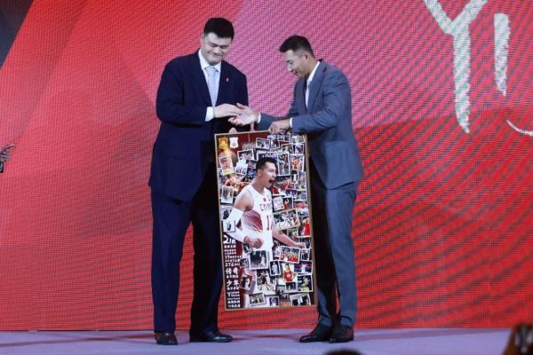 易建联:永远不会离开篮球,告别是新的开始 易建联:永远不会离开篮球,告别是新的开始