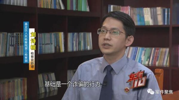 上海这条路,竟有黑衣人开奔驰碰瓷!一次骗500 上海这条路,竟有黑衣人开奔驰碰瓷!一次骗500