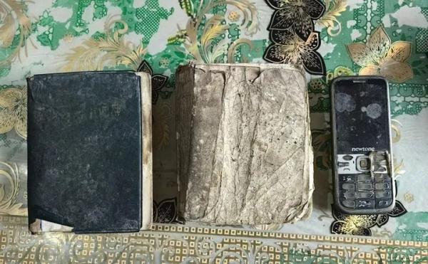 “生命以痛吻我，幸好还有诗歌”