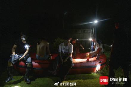 广东茂名出逃鳄鱼已捕获69条 还有2条仍在搜寻