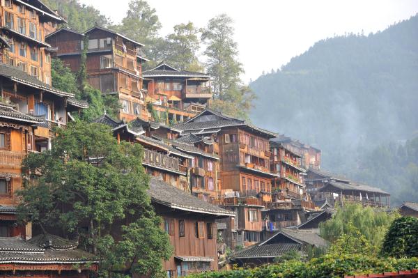 走进西江千户苗寨 感受古村落之美