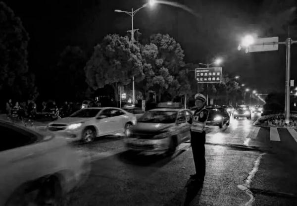 战友一路走好!湖南衡阳交警蒋绍兴不幸牺牲 战友一路走好!湖南衡阳交警蒋绍兴不幸牺牲