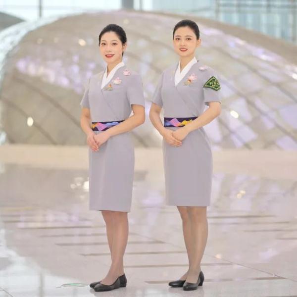 制服上新！亚运列车乘务组惊艳亮相