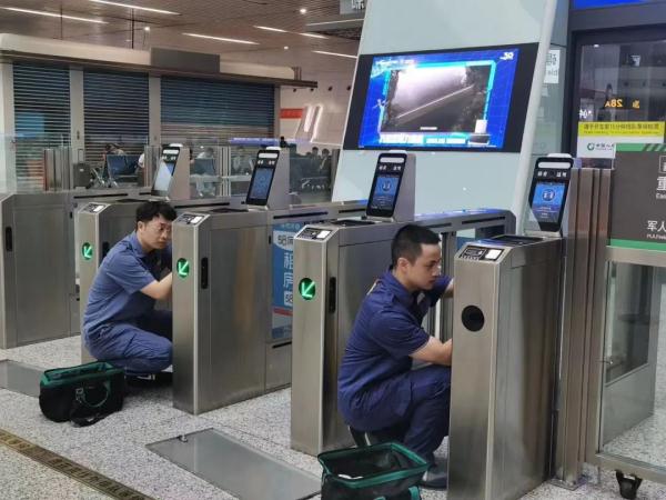 制服上新！亚运列车乘务组惊艳亮相