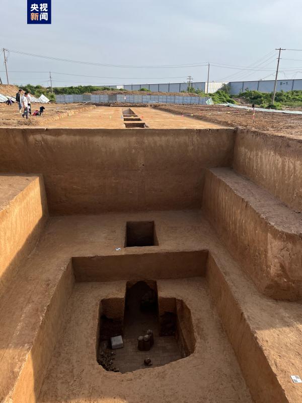 陕西洪渎原发现北周开国皇帝宇文觉静陵 更多细节→ 陕西洪渎原发现北周开国皇帝宇文觉静陵 更多细节→