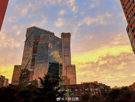 浪漫！北京晚霞刷屏了