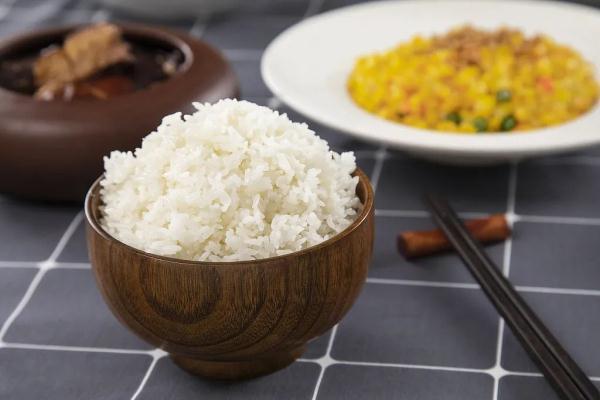 煮米饭，很多人第一步就做错了！这样做，营养好，饭更香~