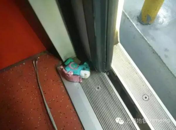 上海地铁早高峰连跳三站?原因令人意外!所有人警惕→ 上海地铁早高峰连跳三站?原因令人意外!所有人警惕→