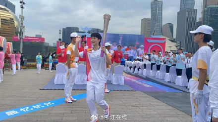 薪火相传 | 亚运会火炬传回杭州 奥运冠军陈雨菲担任首棒火炬手