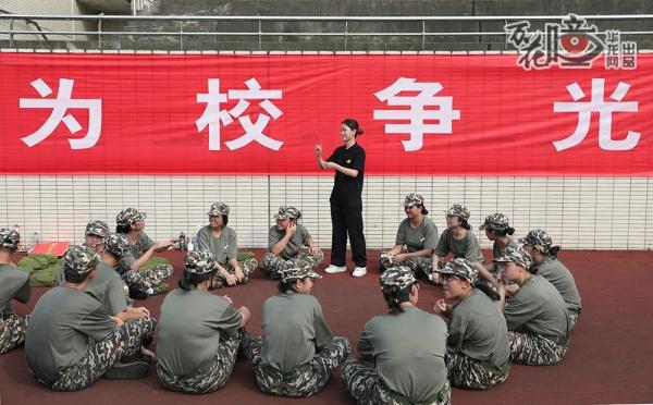 无声却震撼！重庆这所高校的军训方阵令人动容