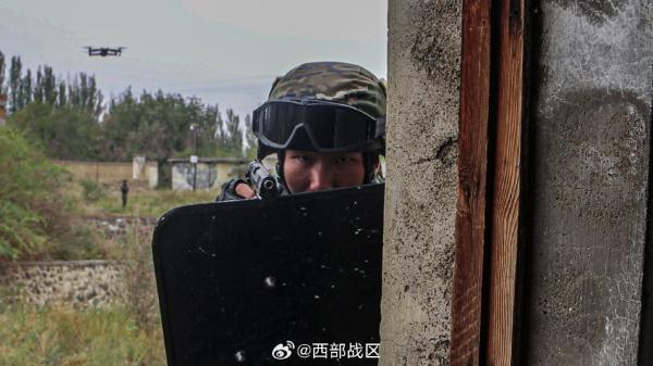 特战队员野外极限训练超燃瞬间