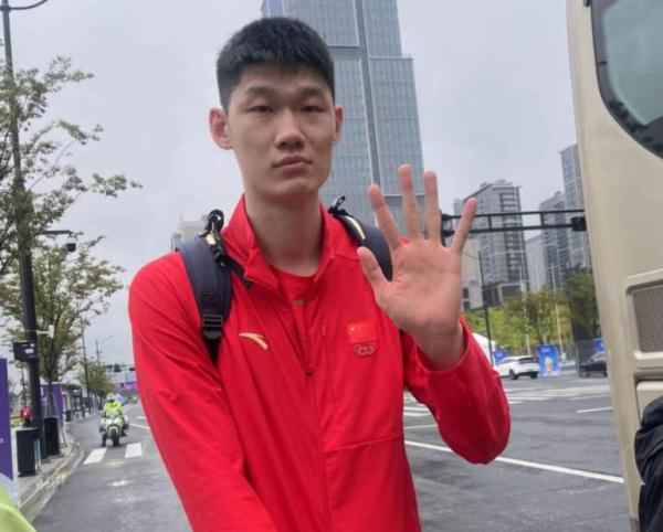 刚刚,姚明到杭州了!带来一群“高人”... 刚刚,姚明到杭州了!带来一群“高人”...