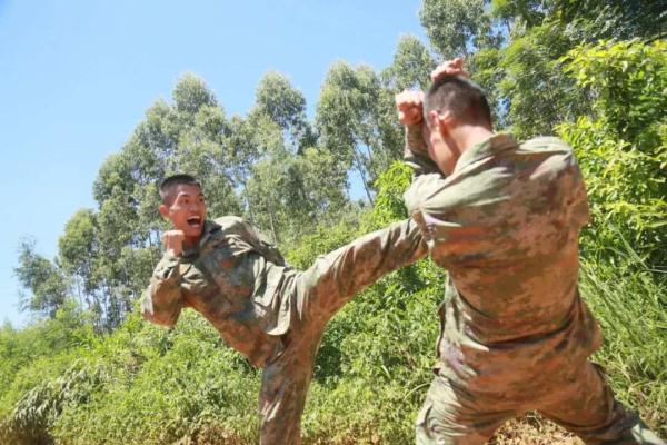 10多分钟连救4人,“00后”战士荣立一等功! 10多分钟连救4人,“00后”战士荣立一等功!