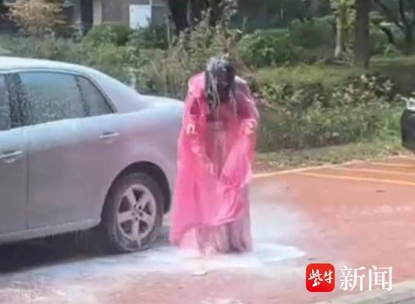 青岛伴娘被灭火器喷哭,当地警方最新回应 青岛伴娘被灭火器喷哭,当地警方最新回应