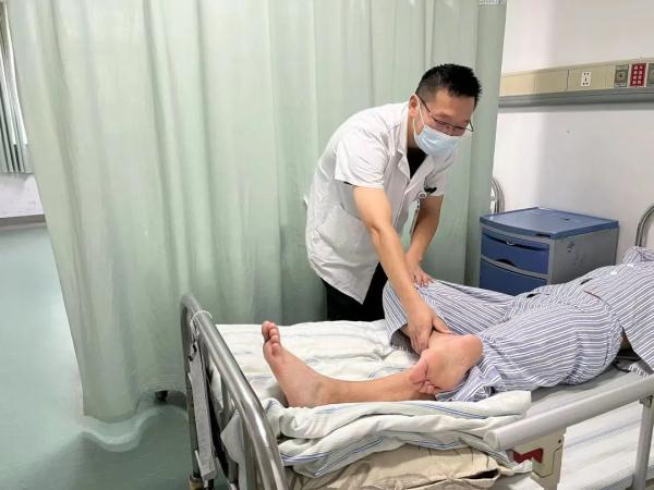 胯骨疼了半年查出骨坏死,才22岁!医生:这几类人要高度警惕 胯骨疼了半年查出骨坏死,才22岁!医生:这几类人要高度警惕