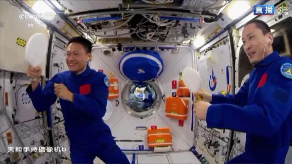 太空秀球技!一起看不一样的中国空间站“乒乓球”大赛 太空秀球技!一起看不一样的中国空间站“乒乓球”大赛