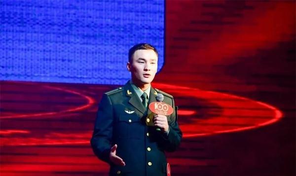 恭喜！他们结婚了！当爱情绽放在军营和警营之间