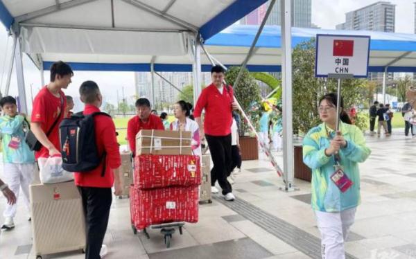 刚刚,姚明到杭州了!带来一群“高人”... 刚刚,姚明到杭州了!带来一群“高人”...