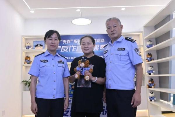 警嫂急得怒吼，好样的！
