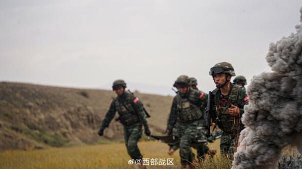 特战队员野外极限训练超燃瞬间