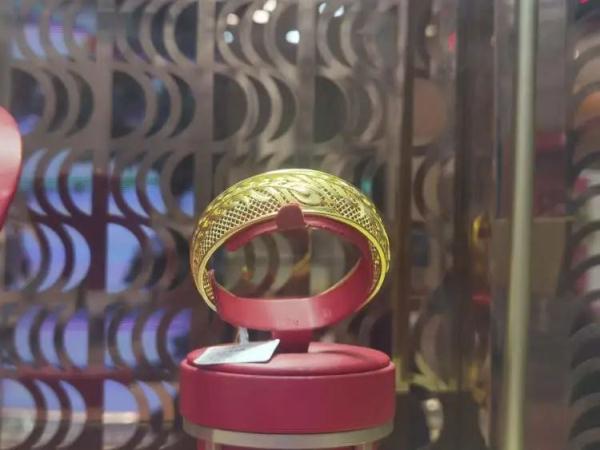 价格“狂飙”!有人追涨,有人另辟蹊径… 价格“狂飙”!有人追涨,有人另辟蹊径…