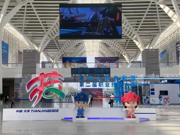 行行出状元！浙江小伙贴瓷砖，拿下全国冠军