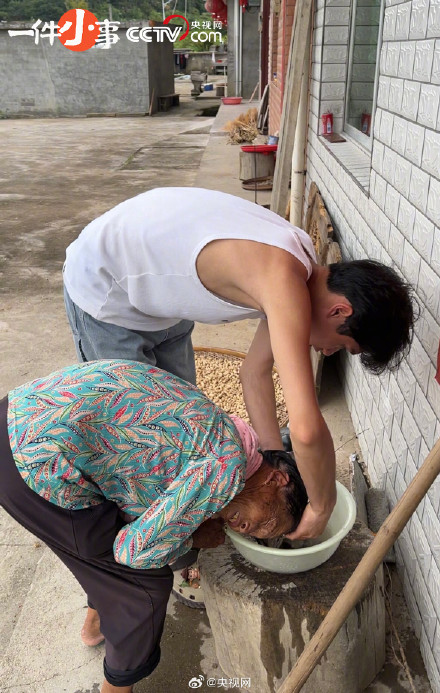 我帮全村老人拍好了遗照 我帮全村老人拍好了遗照