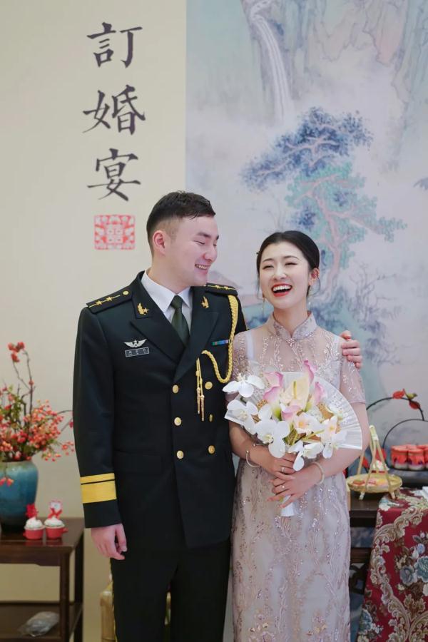 恭喜！他们结婚了！当爱情绽放在军营和警营之间
