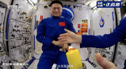 太空点蜡烛火焰是球形 太空点蜡烛火焰是球形
