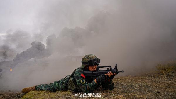 特战队员野外极限训练超燃瞬间