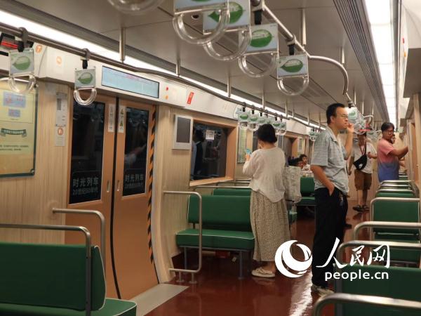 “地铁时光列车” 带您重温“老故事”