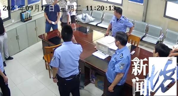 "我去体验外面的艰苦！"沪一男孩背毛毯离家，被啥给刺激了？