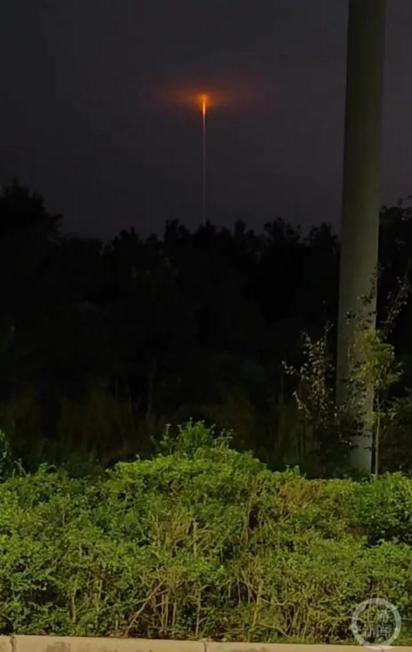 绵阳惊现不明光束直插夜空,专家:或为大气探测激光 绵阳惊现不明光束直插夜空,专家:或为大气探测激光