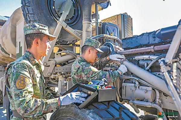 军营观察丨汽车兵在高原天路上写下青春的诗行